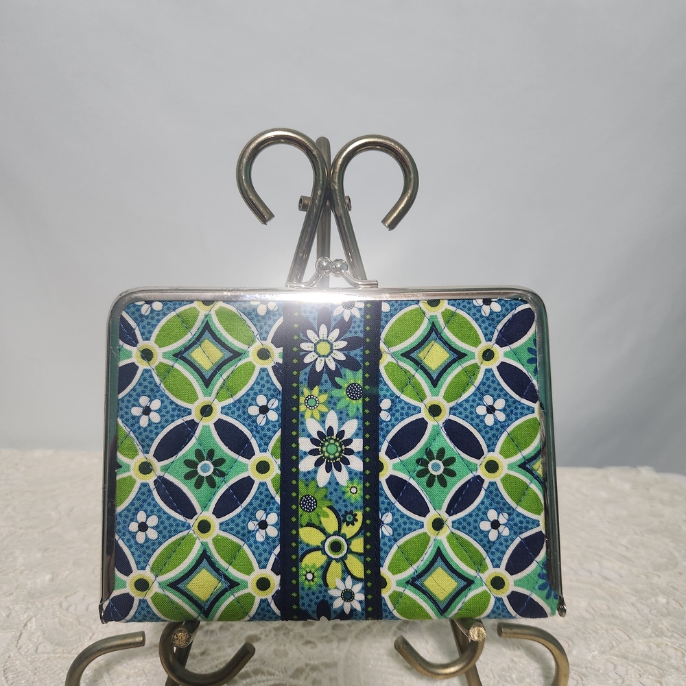 Vera Bradley Hugs-N-Kisses Blue Green Floral Photo Book. Kiss Lock Closure.